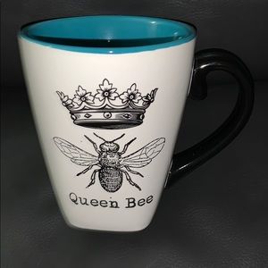 NWOT Queen Bee Mug